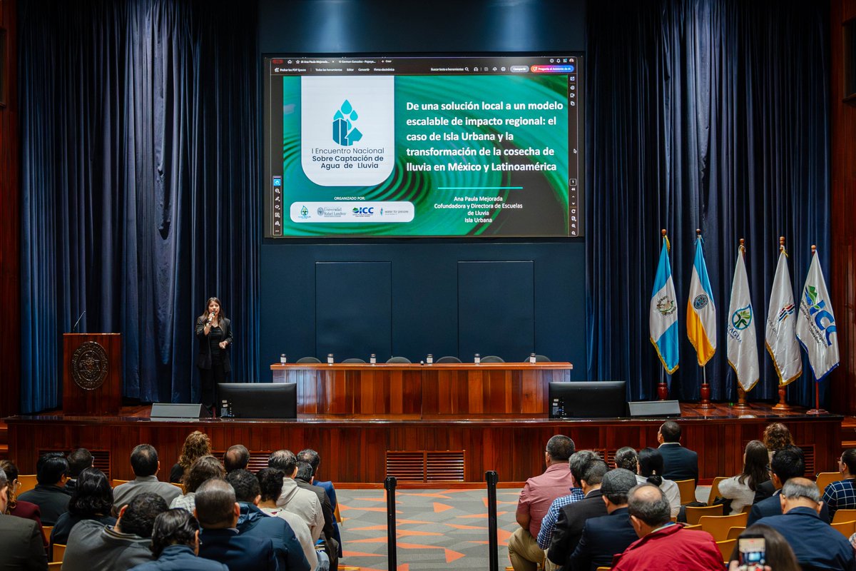 U_Landivar's tweet photo. Fuimos sede del  I Encuentro Nacional sobre Captación de Agua de Lluvia, un espacio académico y técnico que reunió a distintos actores para reflexionar sobre uno de los desafíos más urgentes para Guatemala: la seguridad hídrica.
Lee la nota 👉 https://t.co/ELpeBNAboy
#SoyLandívar https://t.co/WQa0f2BzQn