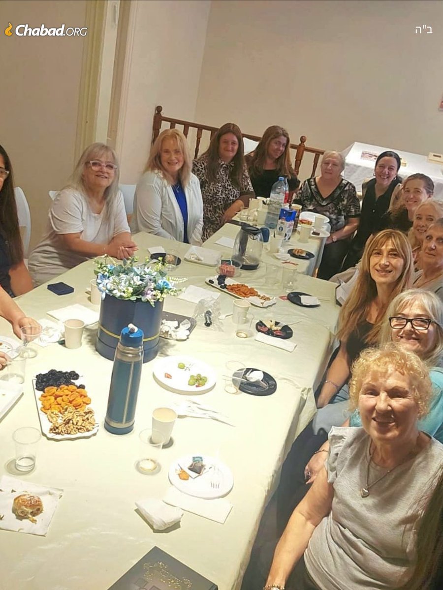 Chabad's tweet photo. Let's wish them mazal tov! https://t.co/1qyVvDiF5I