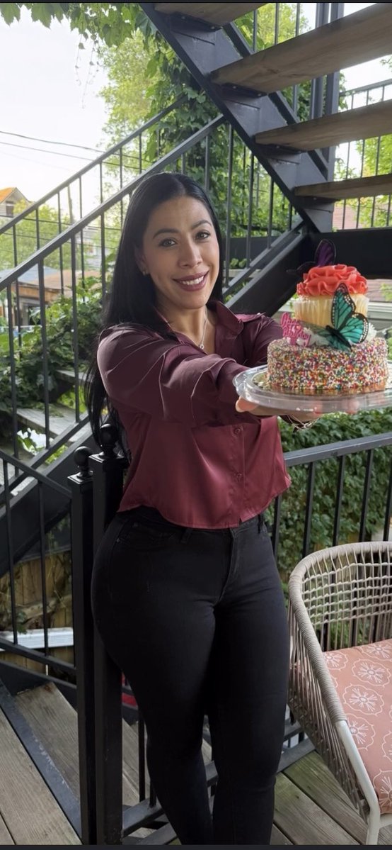 creepistcap's tweet photo. She’s fucking stacked https://t.co/WjEnfe5LKa