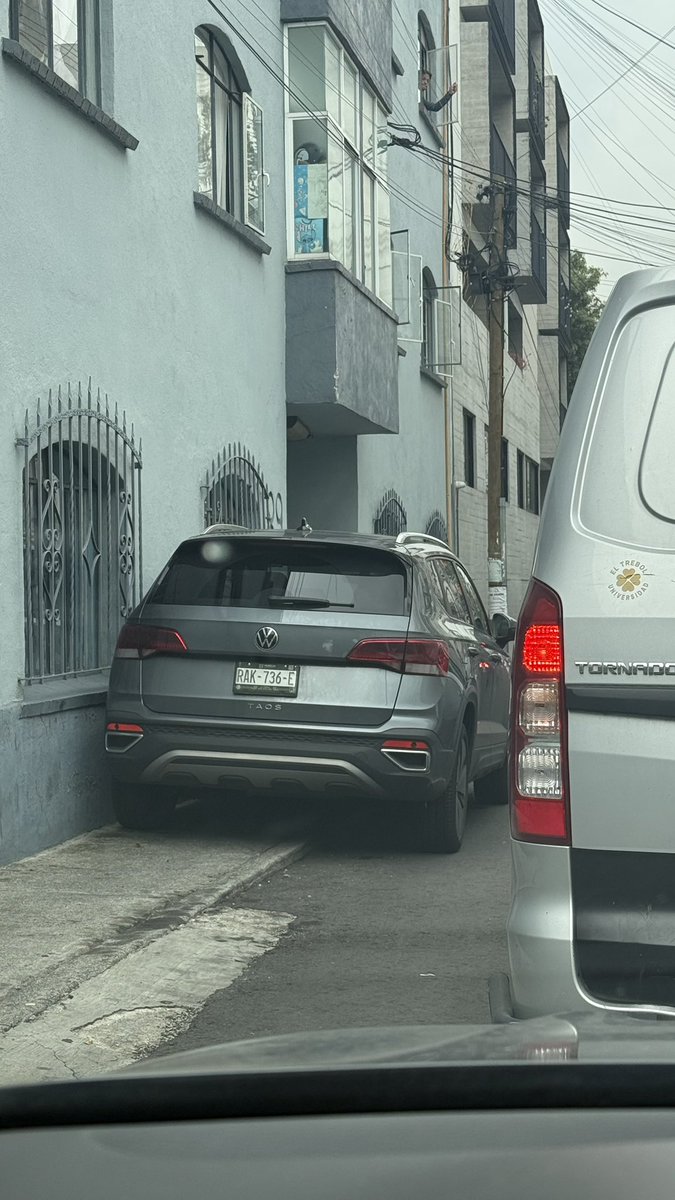 Cris137Cris's tweet photo. Se solicita #transitoGCDMX en Murillo 89, Nonoalco, Benito Juárez, 03700 vehículo obstruyendo banqueta @UCS_GCDMX @SSC_CDMX @locatel_mx @OVIALCDMX https://t.co/g9xTvYNgd7