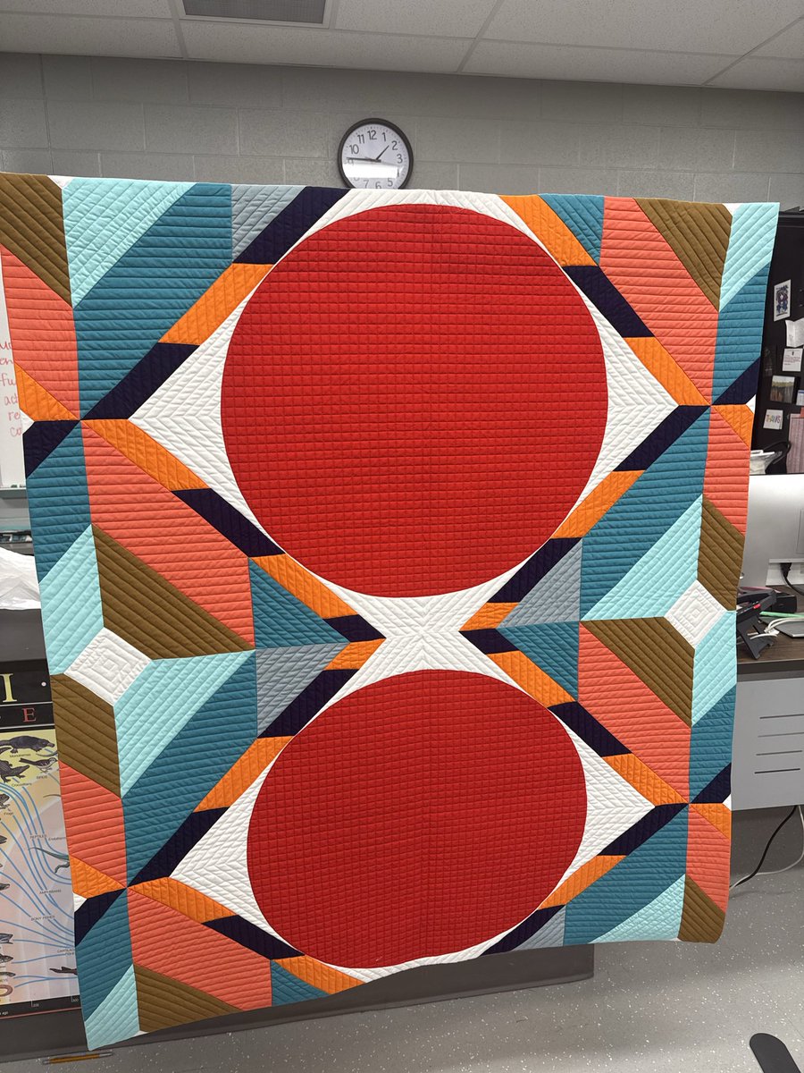 FrameMoore's tweet photo. Today I learned all about the National Quilt Museum and we had the chance to design a quilt square of our own. I am so interested In their connection between quilting and geometry. @KEDCGrants you are amazing! Thanks for the learning opportunity. #KEDCgrants https://t.co/Rt5A0rTrNh