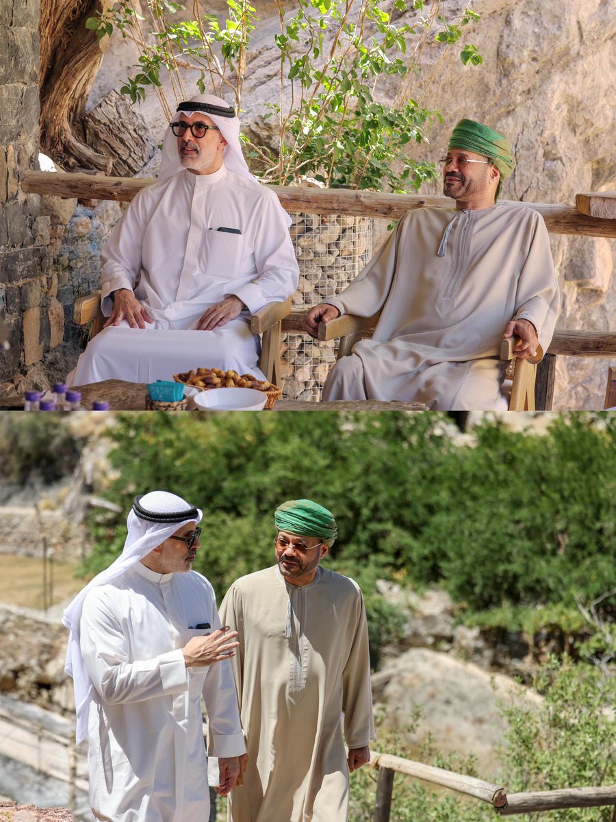 Oman_media_'s tweet photo. 🇰🇼🇴🇲| قام معالي السيد وزير الخارجية، ومعالي الشيخ جراح جابر الأحمد الصباح وزير الخارجية بدولة #الكويت الشقيقة، بجولة شملت قرية السوجرة بولاية #الجبل_الأخضر، ونيابة #بركة_الموز بولاية #نزوى، وذلك في إطار برنامج زيارة معالي الضيف لسلطنة #عُمان.

واطّلع معاليهما خلال الجولة على جانبٍ من المقومات التراثية والسياحية التي تزخر بها محافظة #الداخلية، حيث تُعد قرية #السوجرة، التي يعود تاريخها إلى أكثر من 500 عام، من أقدم القرى في الجبل الأخضر، وتمثل نموذجًا للتراث العمراني العُماني ونمط الحياة التقليدية في بيئة جبلية متفردة.

كما زار معاليهما نيابة بركة الموز بولاية نزوى، إحدى الوجهات التاريخية والسياحية البارزة في محافظة الداخلية، بما تضمه من واحات زراعية ونماذج معمارية تراثية، إلى جانب #فلج_الخطمين، أحد الأفلاج العُمانية المدرجة ضمن قائمة التراث العالمي لليونسكو، والذي يجسّد جانبًا من براعة العُمانيين في إدارة الموارد المائية، وحصن #بيت_الرديدة، أحد المعالم التاريخية البارزة في ولاية نزوى. 

وعكست الجولة بعض الملامح التاريخية والطبيعية التي تتميز بها محافظة الداخلية، وما تحمله هذه المعالم من دلالات حضارية تُبرز عمق التراث العُماني وتنوعه.

كما استضافت دار #أمواج للعطور معالي الشيخ جراح جابر الأحمد الصباح، حيث اطّلع على جانبٍ من تجربة الدار في صناعة العطور العُمانية الفاخرة، وما تعكسه من ارتباطٍ بالموروث العُماني واستلهامٍ لعناصر البيئة والثقافة العُمانية في صناعة العطور الراقية.

#سلطنة_عُمان | #محافظة_الداخلية