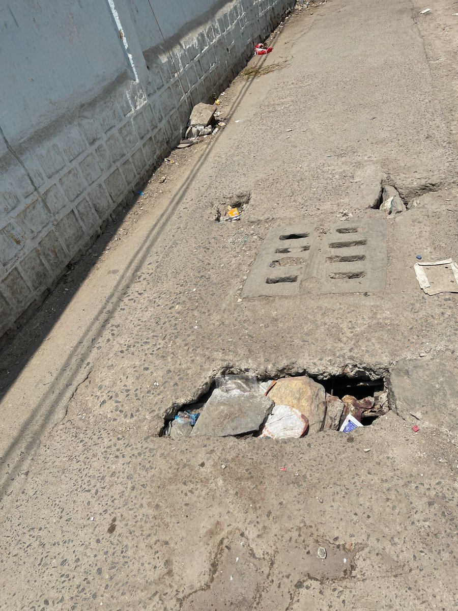 SumairTrs's tweet photo. @TelanganaCMO @CommissionrGHMC VERY DANGEROUS POTHOLES GHMC STAFF NOT RESPONDING MY GRIEVANCE Repair to road Pot holes in front of 13-5-431/A/51 Tallagadda opp grave yard pasing dranger to the childrens &amp; old person by vehicles needs immediate repair&amp; replacement damage manhole https://t.co/AiqLggkP9O