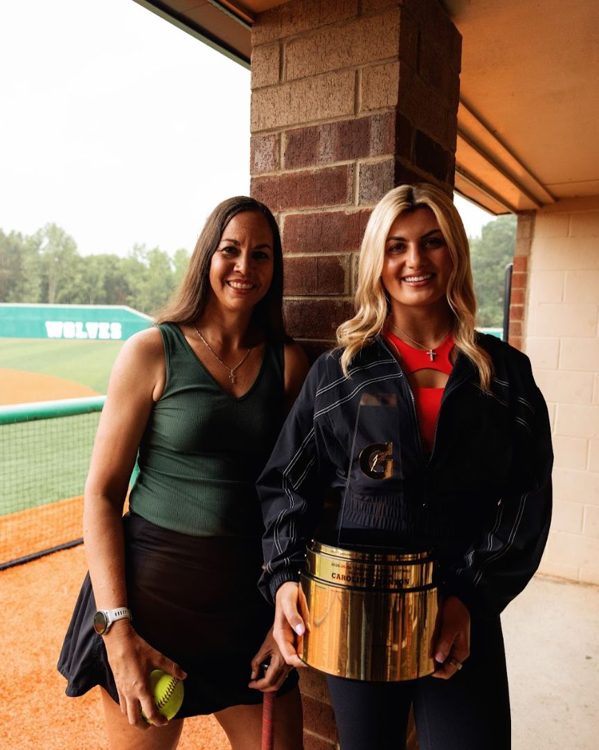 SoftbalAmerica's tweet photo. Caroline Stanton is the Gatorade National Softball Player of the Year

https://t.co/clIYsAHT6h 

@CarolineS_2026 | @GatorsSB https://t.co/1fy45j2gwQ