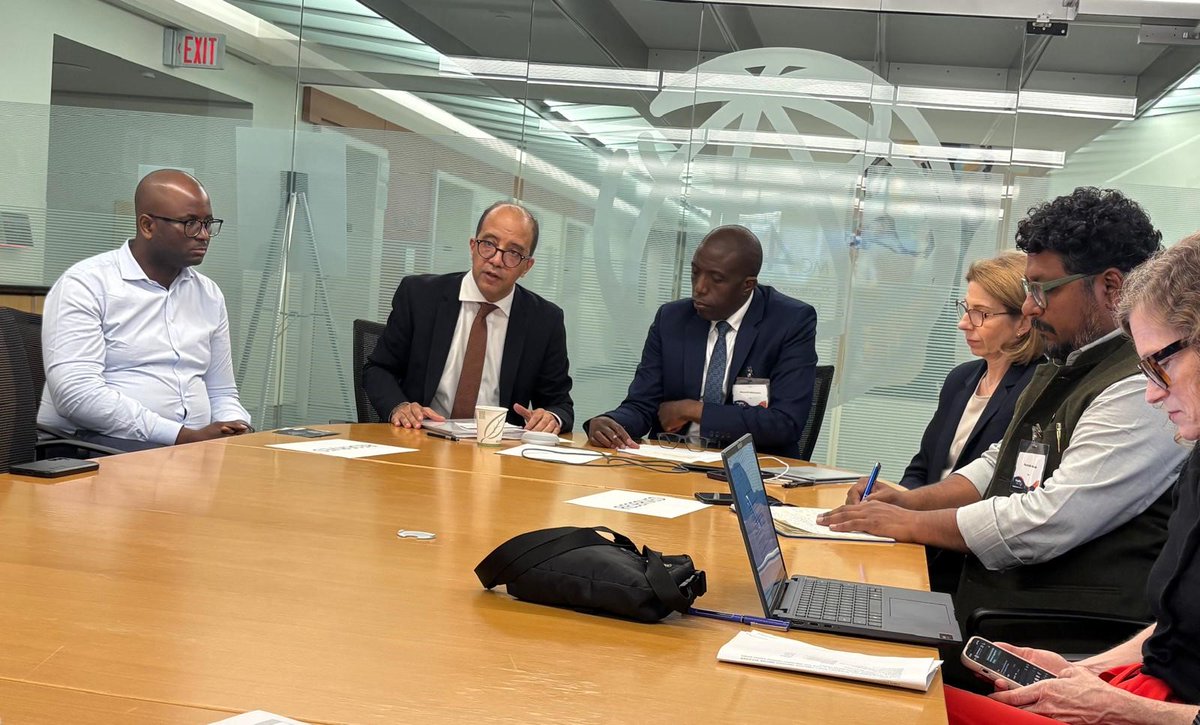 IFADamericas's tweet photo. Unlocking jobs in fragile settings means building viable ecosystems: invest in the “first mile,” support MSMEs, de-risk finance, and strengthen public-private partnership. Key to turning agriculture into a driver of stability and growth. #FragilityForum @IFAD_MENA https://t.co/KqegbqLgJu