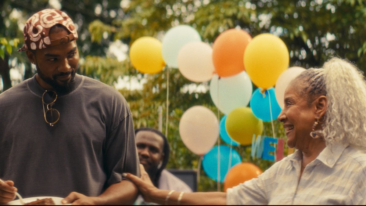 betplus's tweet photo. They're baaaaack!  We're turning all the way up with Captain Extra cause season 2 of #DiarraFromDetroit premieres WEDNESDAY JULY 29 only on @ParamountPlus! https://t.co/aF3S64CSjV