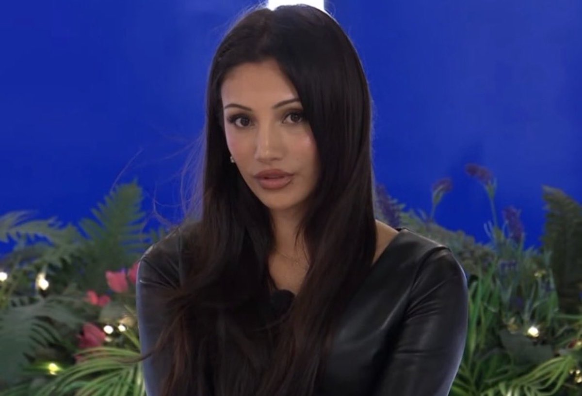 buffyaoife's tweet photo. obsessed with her face #loveisland https://t.co/XwbVPJifm4
