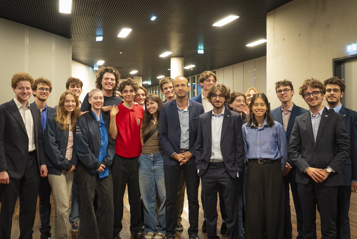 mbompard's tweet photo. 🔥 500 personnes réunies ce soir pour assister à ma conférence à CentraleSupélec, à l’invitation de Symposium et du Forum Ingénieur•e•s Responsables. 

Cette conférence a permis de riches échanges sur l’ingénierie et l’importance de l’engagement politique. 

Retrouvez la conférence en intégralité sur YouTube : https://t.co/6EJHPe6a0C