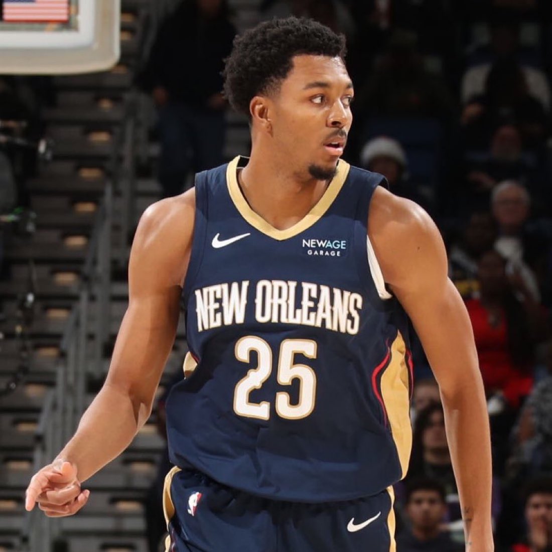 Fullcourtpass's tweet photo. The Pelicans would only consider trading Trey Murphy III for a package that helps them improve immediately, per @JakeLFischer

(h/t @APH00PS) https://t.co/FBImQ0tFoY