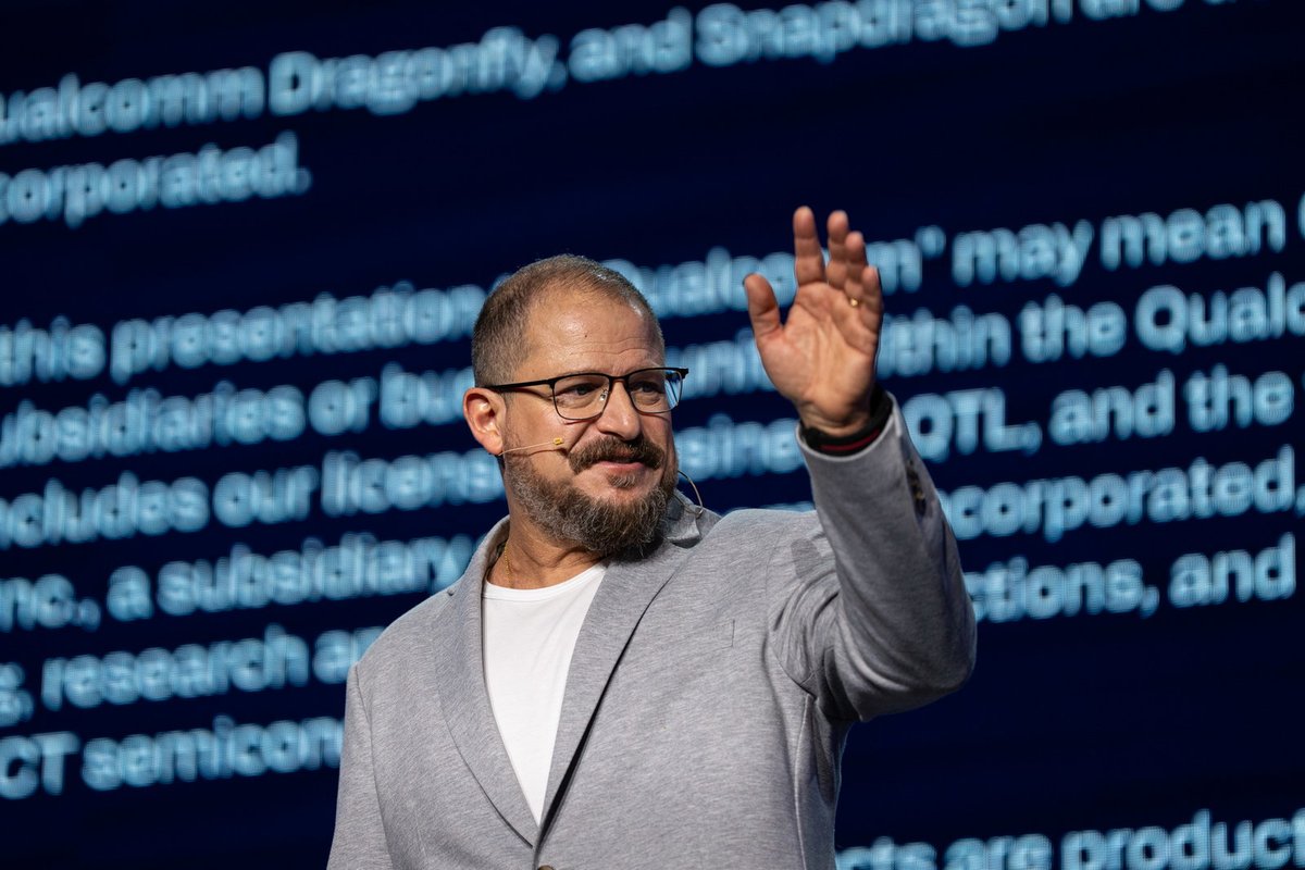 businessamnl's tweet photo. Qualcomm-CEO: “AI-agenten zullen traditionele applicaties geleidelijk vervangen” https://t.co/bgyv8NnPjD #AI #Technologie #Innovatie #Wearables #SmartDevices https://t.co/yWxN0WnlJF