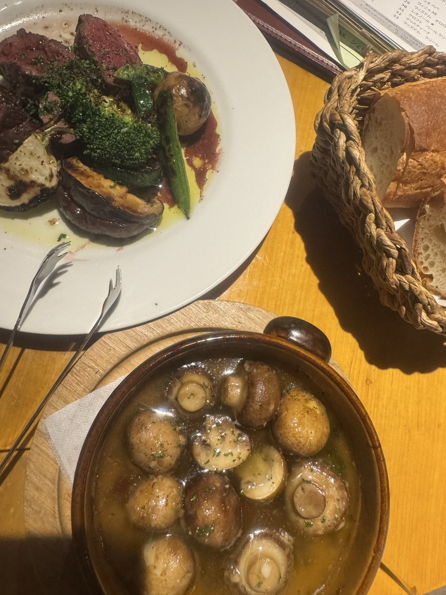 _______mi24's tweet photo. スペイン料理たべた、まじスペインいきたい、まじスペイン https://t.co/ZyIq8EdgcN