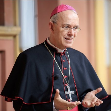 UnaVoceSevilla's tweet photo. Obispo Schneider: “¿Por qué se presenta la aceptación incondicional de los textos del Vaticano II como una conditio sine qua non para la plena comunión con la Santa Sede, mientras que no existe un requisito comparable con respecto a las enseñanzas pastorales, disciplinarias o no definitivas de los veinte Concilios Ecuménicos anteriores?”