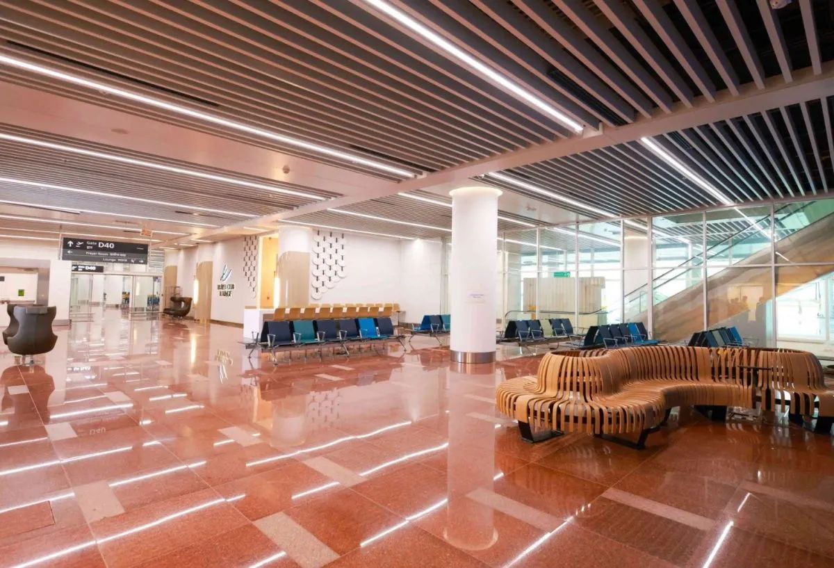 info_Insider_'s tweet photo. Jewar is ready, the real question is, will travelers make it their preferred gateway? 🤔
    
#NoidaAirport #Travel #DelhiNCR #Aviation #India https://t.co/MYbV2iHDDv