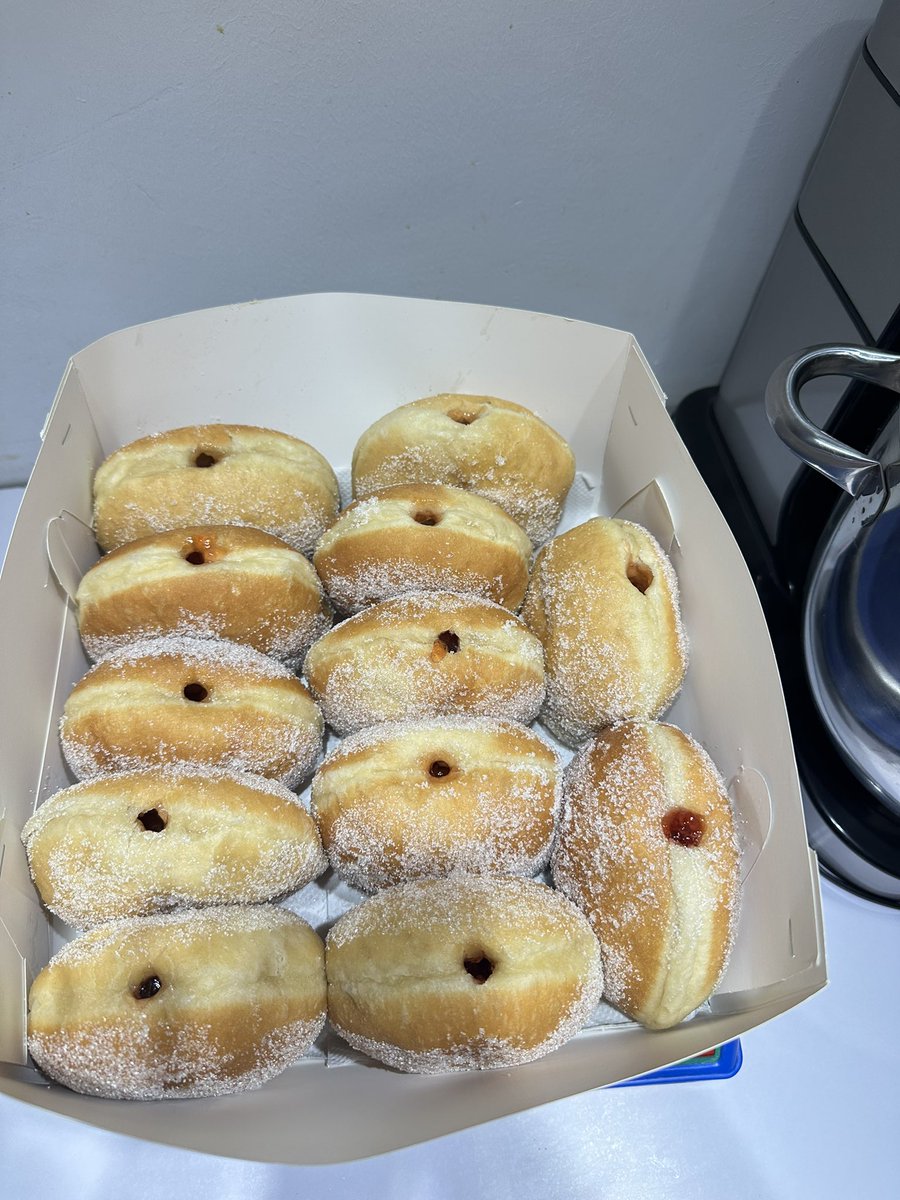 CAKES IN LAGOS PBD/1096 tweet media