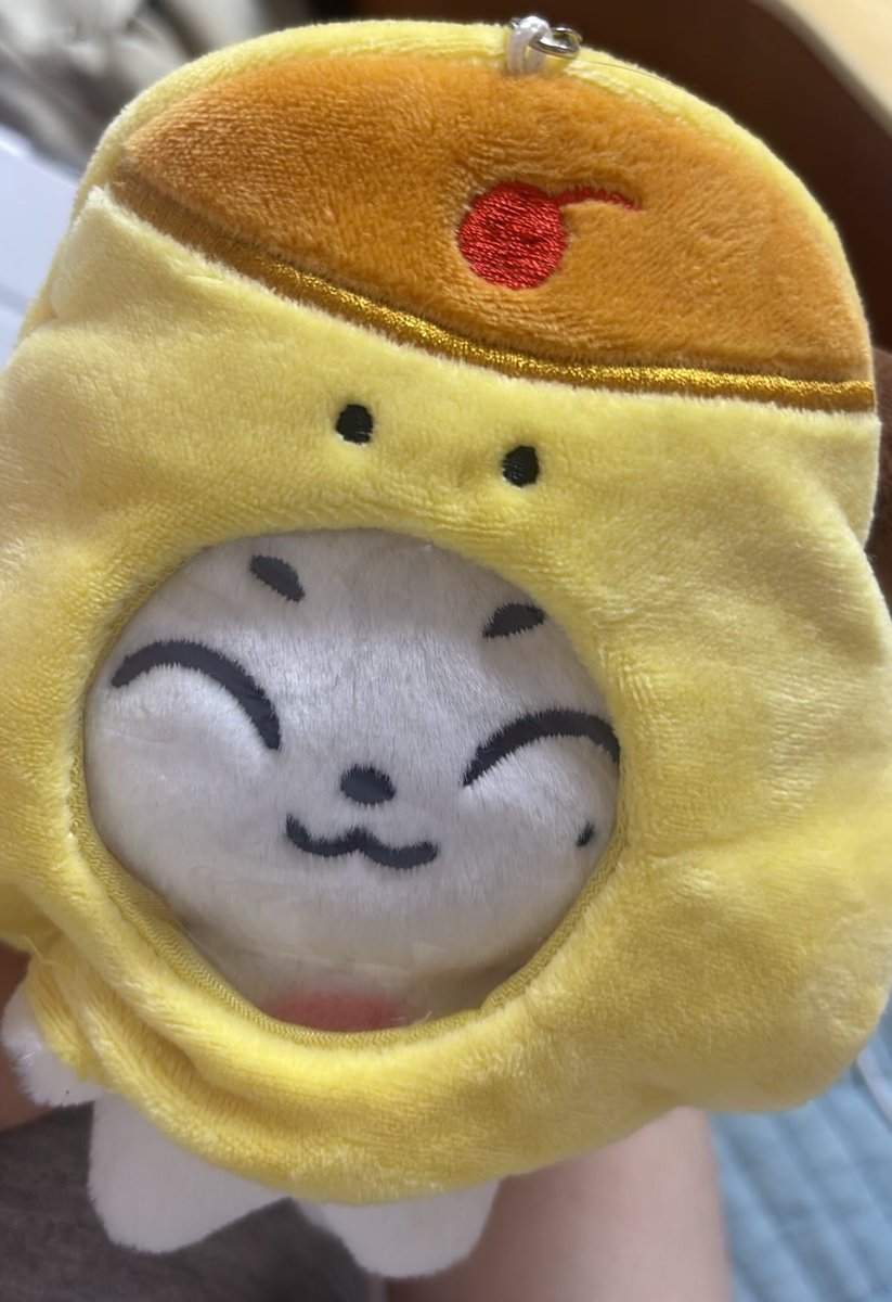 s2unooya's tweet photo. 다이소 키링파우치로 키슈모자 만들어줬음 //😚 https://t.co/OotSWoklh2