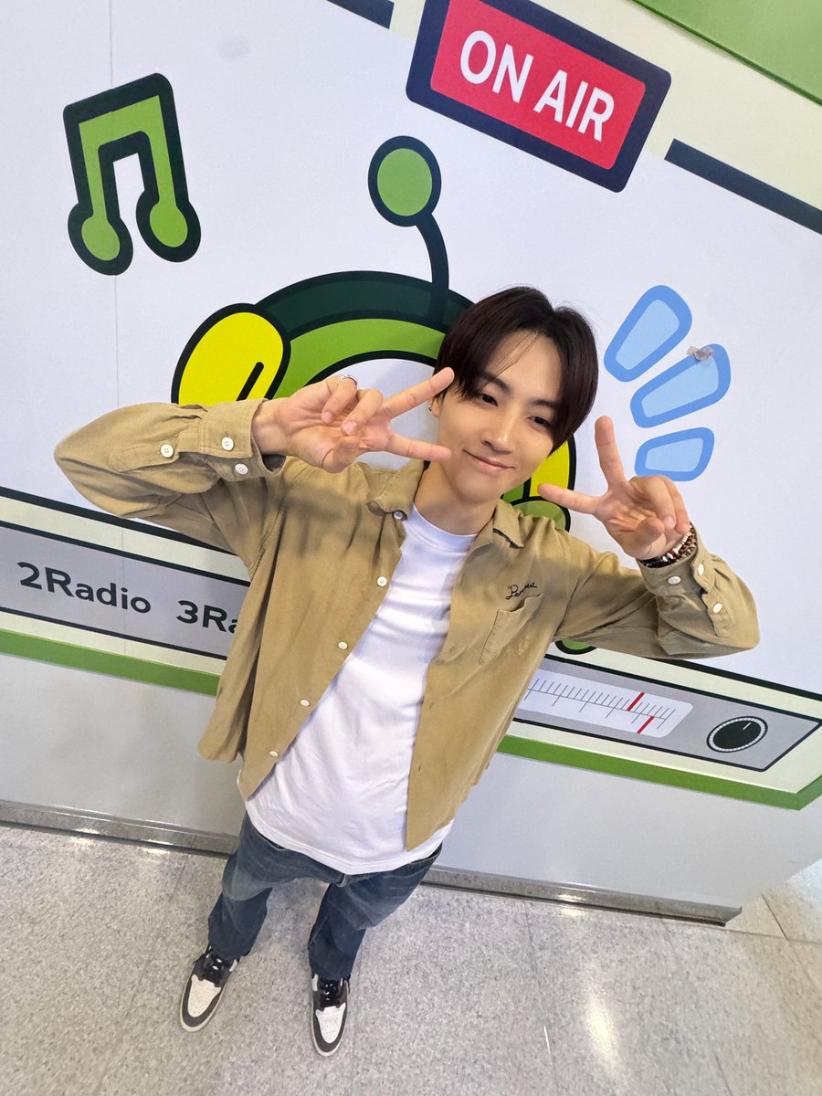 528hzkr's tweet photo. 💚 #B_ONAIR

냥! 슈퍼라디오 난 슈퍼 제이비

#JAYB #제이비 #TREE #Layback
#528Hzkr https://t.co/qw3LpkBSbz