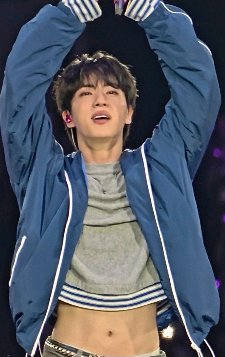 yoongiptdass's tweet photo. Jin🌟 on weverse 

💜: I'm looking for Seokjin to explain this 🥵
🐹: There's (a pic) like this?
I'll dress carefully here forth 
That's a cute tummy https://t.co/1c81rMb5bW