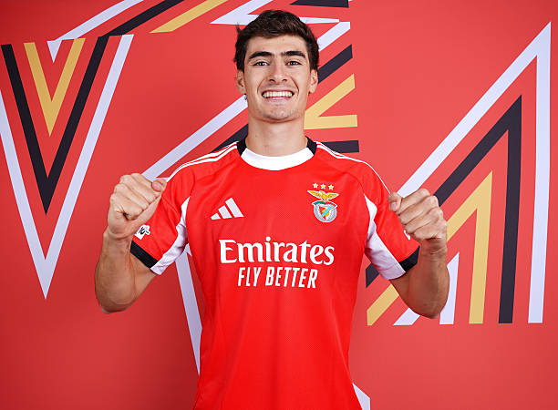 Milan Posts tweet media