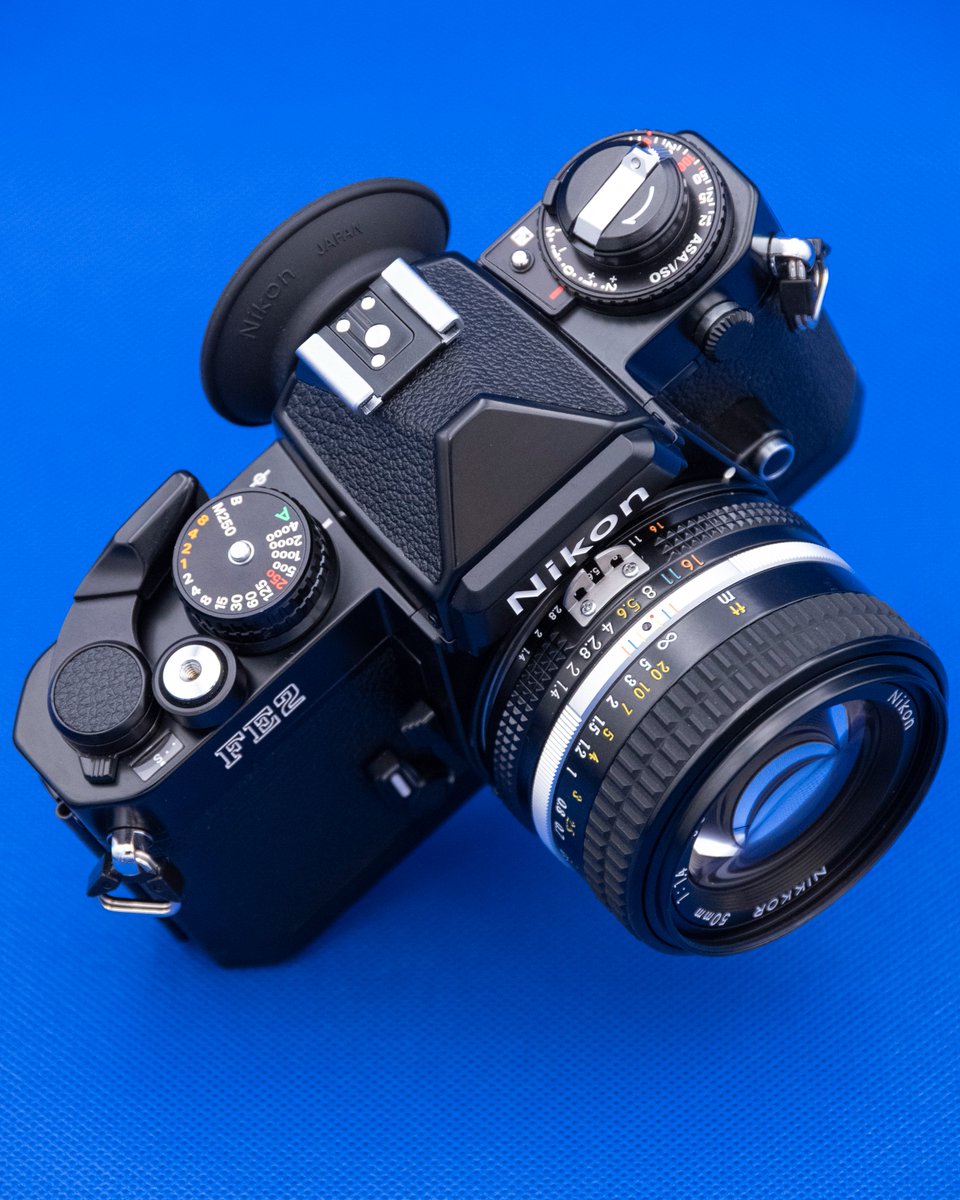 oumicamerastore's tweet photo. オープンしました。
綺麗めなFE2あります。
ただ、めちゃくちゃ残念なのが巻き戻しクランク付近に結構目立つ打痕が…
それさえなければめちゃ綺麗なのに…
こちらもセール中で表示価格から15%オフです！
店頭ではボディとレンズをセット購入で20%オフになるキャンペーンもしていますのでそちらもぜひ。 https://t.co/qDfE6VGNqH