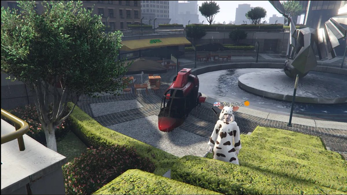 amity_gta's tweet photo. ～不定期　あみぐら新聞～

【爆散】「立て直しました」から2秒後に大爆発　
なべぞこ氏、空から帰還失敗

皆さんこんにちは、新米記者のＴです。

またもや、なべぞこ氏に関する衝撃的なニュースが飛び込んできました。

本日未明、なべぞこ氏が操縦するヘリコプターが墜落する事故が発生いたしました。

関係者によると、機体は飛行中に突如として不安定な挙動を見せ始めたとのことです。

そして事故直前、無線にはなべぞこ氏による

「ぎりぎり立て直しました」

との力強い報告が残されていました。

しかし、そのわずか2秒後――

ドォォォォォン！！！

という盛大な爆発音が周囲に響き渡り、同時になべぞこ氏との通信は途絶。

この「立て直した」という発言が何を指していたのかについては現在も調査が続いております。

なお、現場には偶然にもEMS関係者6名が居合わせており、ただちに総出で救助活動を開始。

懸命な蘇生措置が行われましたが、なべぞこ氏はその都度「なんとかなるかもしれない」と「やっぱ無理かもしれない」を何度も往復し、生死の境を高速で反復横跳びしていたとのことです。

救助にあたった関係者は、

「心拍よりも会話のほうが先に戻ってきた」

と当時の緊迫した状況を振り返っています。

さらに調査の結果、この日なべぞこ氏は墜落前にも警察署付近で危険な飛行を行っていたことが判明。

一時は本署への激突も懸念されました。

もし墜落地点があと数十メートルずれていた場合、

『本署襲撃罪』

という前代未聞の容疑が検討される可能性もあったとのことです。

しかし奇跡的に機体は持ちこたえ、警察署への特攻は回避されました。

警察関係者は

「事故なのか襲撃なのか判断に困る飛行だった」

と困惑を隠せない様子でした。

一方でEMS内部では、

「なべぞこ氏がヘリを飛ばしている時点で既に緊急事態」

「離陸成功より着陸成功のほうがニュースになる男」

などの厳しい意見も上がっています。

現在なべぞこ氏は回復に向かっているとのことですが、関係者によると次回もヘリに搭乗する意向を示しているとの情報があります。

EMSでは念のため、

『なべぞこ氏が操縦席に座ったら避難を開始する』

という新たな危機管理マニュアルの策定を進めているとのことです。

なお、今回の事故を受け、医療スタッフによる協議が行われた結果、

「歩けるかどうか以前に、歩かせてはいけない」

との結論に達し、なべぞこ氏には車いす措置が適用されました。

当初なべぞこ氏は、

「大丈夫です、元気です」

と主張していたものの、その直後に意識を失いかけたため、説得力に欠ける証言として処理されたとのことです。

また、関係者によると車いすへ移乗する際も、

「ヘリはもう一回飛ばせます」

と発言していたことが確認されており、現場では

「まず自分を飛ばさないでください」

との声が飛び交ったとされています。

なお、EMSでは今回の件を受け、

『ヘリ全損・操縦士車いす』

を正式な事故分類として新設するかどうかの検討が始まっているとのことです。

＜本日のサブトピックス＞
【危険】なべぞこ氏、なま〇ち連呼
【立場】なべぞこ氏、院長に対し上から目線
【あげー】ぎゃぅ部隊、始動
【人員増強】ＥＭＳ新人隊員多数入隊
【サボり】某メカニックオーナー、「俺以外に人がいるかええか…」ってスタンスで惰眠をむさぼっている
【祝】あみぐら1周年！記念品贈呈
【ぽっけ】インベントリ拡張、重量上限もUP！
【開業】バス会社、新規参入
【楽園】起床時、リゾート地スタート
【汚職】なべぞこ氏、新人隊員みかん氏にセクハラ行為か

記事： @touhumentarl 

👇住民募集中
https://t.co/NJ1Tkx4Zgp
#FiveM #GTA5RP #FiveM募集