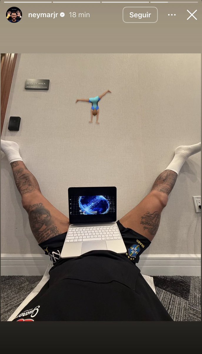 vaidesmaiar's tweet photo. Enquanto isso, o ídolo hipotético da nação https://t.co/QSosI2HqT2
