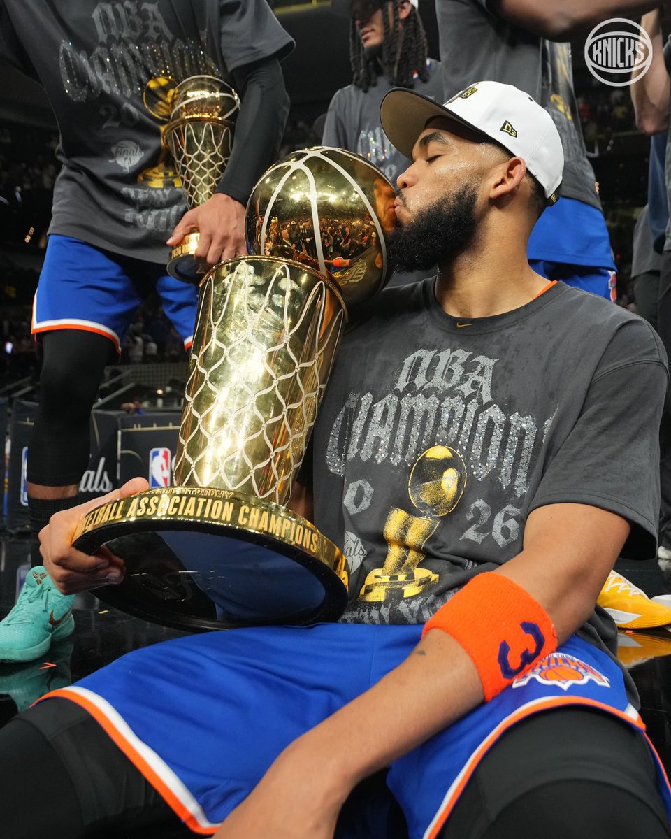 SavageNtheBox's tweet photo. Bro, they called the Knicks the JV team and that the WCF was the FINALS.

Then the Knicks GENTLEMEN SWEPT the WC champion in said FINALS 🤣

Im never gonna let you mfs forget this🤣 https://t.co/eAb2qhOvyg