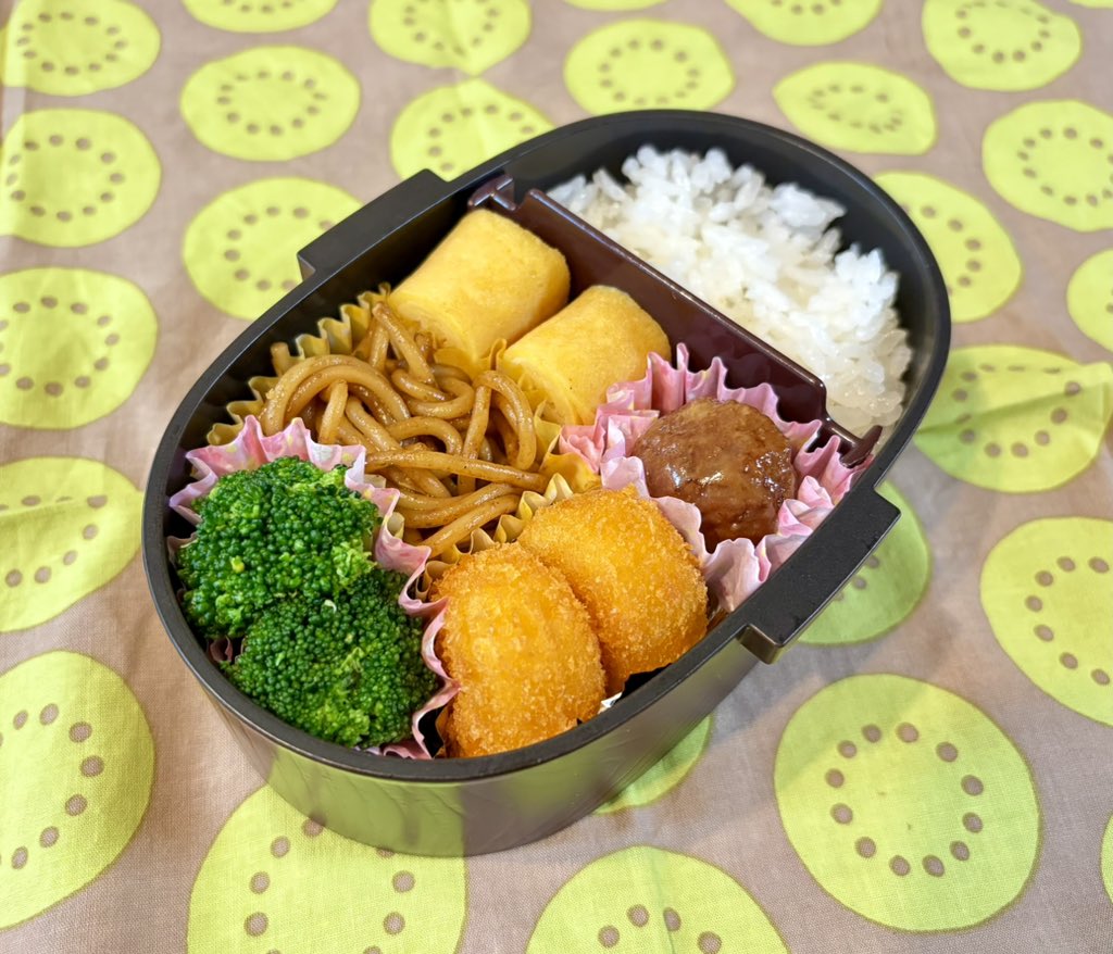 883rTac's tweet photo. 今日もいい天気でした
#お弁当 https://t.co/Xu7a1Q0ZqD