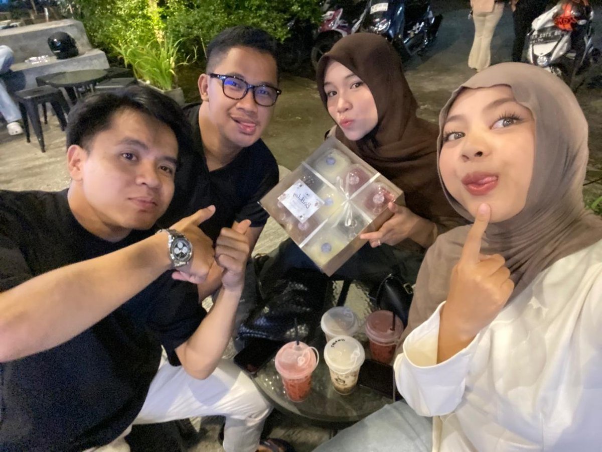 Vhatudera_'s tweet photo. thanks guys xixi https://t.co/GFy0sRHpqp