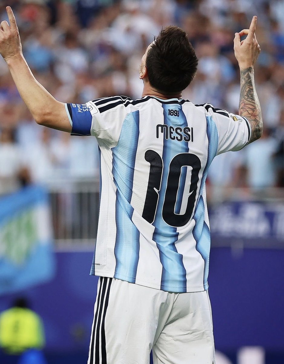 bigsuccey's tweet photo. Ronaldo fans told us Messi could never score a World Cup hat-trick.

Messi’s response? He waited until age 38 and did it anyway. 🐐🎩🎩🎩 I don’t Stan rubbish 🩵🩵🩵 #Messi https://t.co/QyPfbwyOdq