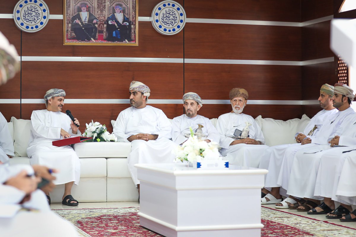 OCCI_BN's tweet photo. استقبل فرع غرفة تجارة وصناعة عُمان بمحافظة شمال الباطنة معالي أنور بن هلال الجابري وزير التجارة والصناعة وترويج الاستثمار، وذلك بحضور سعادة غالب بن سعيد المعمري وكيل وزارة التجارة والصناعة وترويج الاستثمار للتجارة والصناعة والمهندس سعيد بن علي العبري رئيس مجلس إدارة الفرع، الذي كان في مقدمة مستقبلي معاليه. كما شهد اللقاء حضور رؤساء مجالس الإدارة السابقين وأعضاء مجلس إدارة الفرع،، ورؤساء اللجان القطاعية، في إطار تعزيز التواصل والتنسيق المشترك ومناقشة القضايا ذات الصلة بتنمية القطاع الخاص ودعم بيئة الأعمال بالمحافظة.