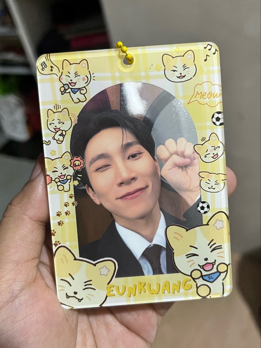 eunkwanghajima's tweet photo. aahhh this pocaholder is so cute 🥹🥰 i’m using it and i actually can’t decide what pc i should put 😭😂 sobrang bagay kasi sa lahat 🤭🥰 https://t.co/FFnRMPhsqb