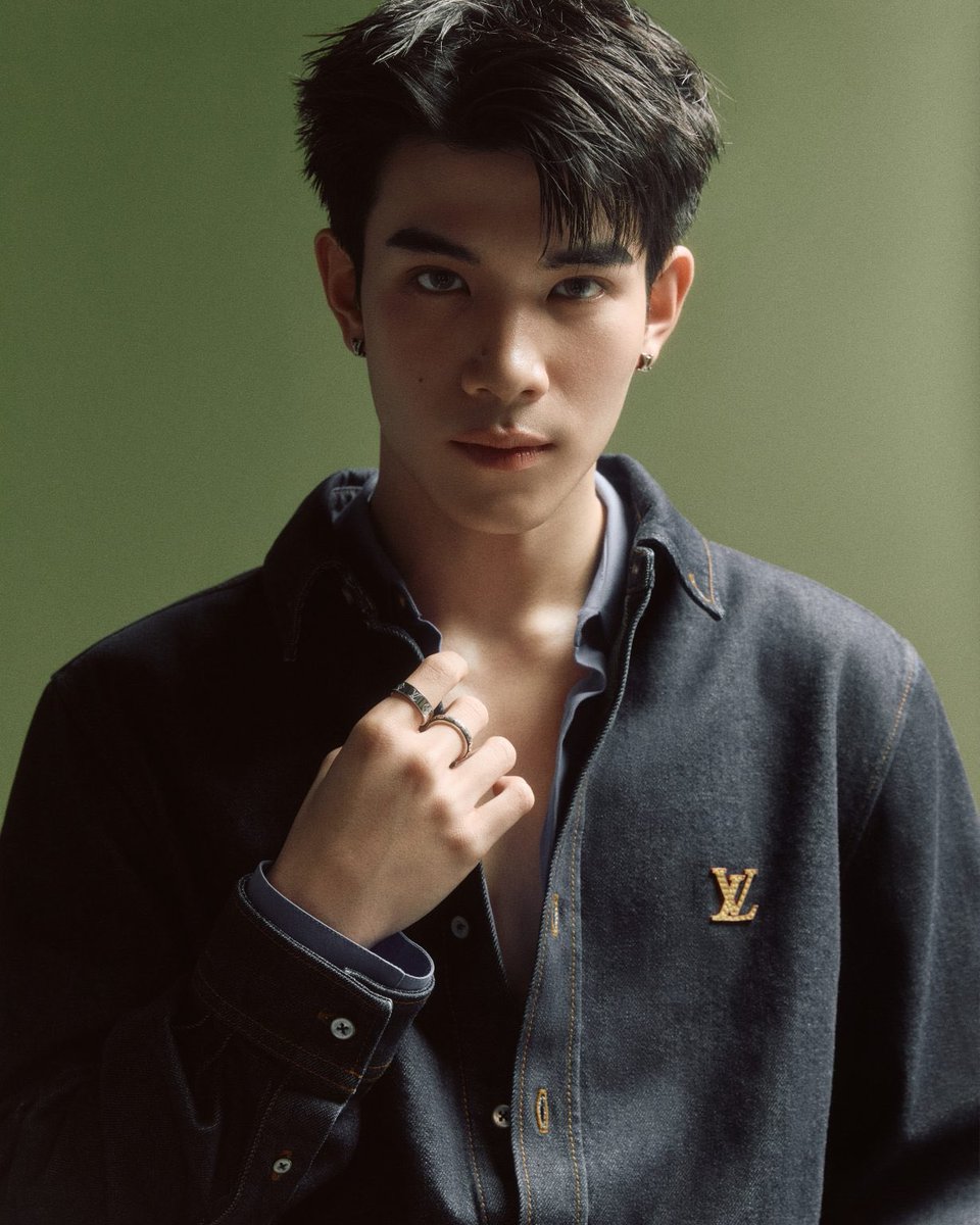 FourthOfficiall's tweet photo. รูปในตำนาน สู่  รูปประกาศตำแหน่ง

FOURTH FRIEND OF LV
#LouisVuittonxFourth https://t.co/JsMoqstFYB