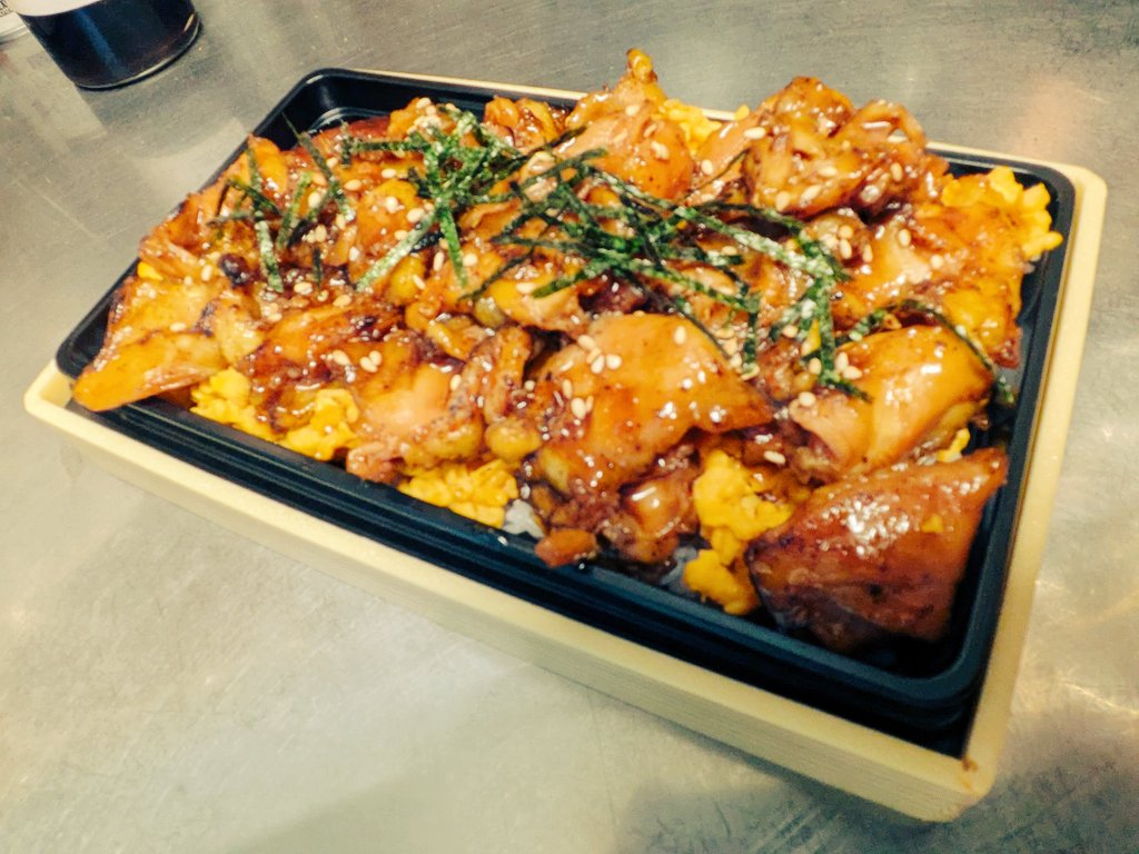house_killing's tweet photo. 通常戦時にご提供するお昼ご飯の試作中〜🍚
今週末よりご用意する予定です🤞
今週は『鶏めし』です🐔
レギュレーション時にご予約承ります。

※メニューは予定です。何らかの事由により変更となる可能性が御座います。予めご了承下さい。 https://t.co/jbbEKj4YWy