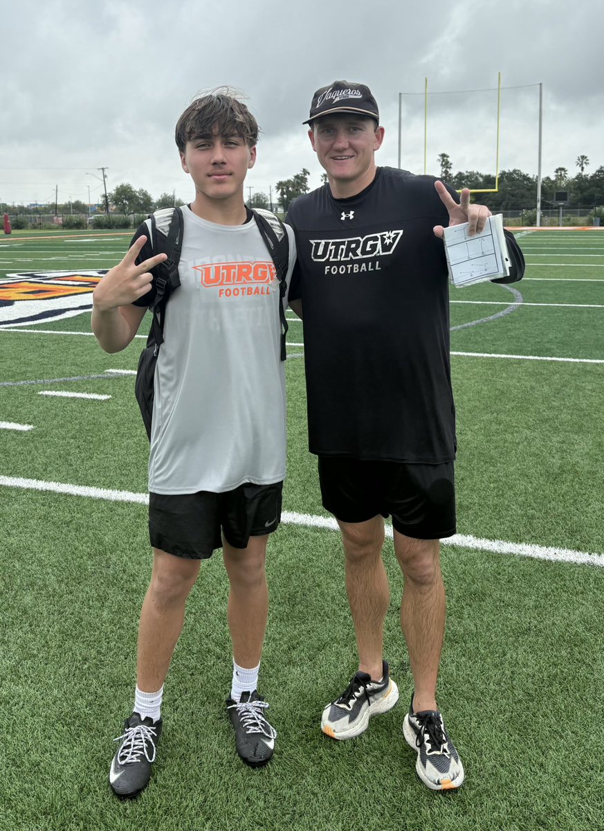 MattEsqueda2029's tweet photo. Rain didn't dampen the experience. Thank you @CoachTBush  @CoachGHenderson  @CoachRegalado and the rest of the coaching staff for the opportunity to showcase my skills @UTRGVFootball Prospect Camp. 
@JesseButtler @LeroyRod11 #versatiletraining #co2029 #utrgv https://t.co/JI8ER9cPuB