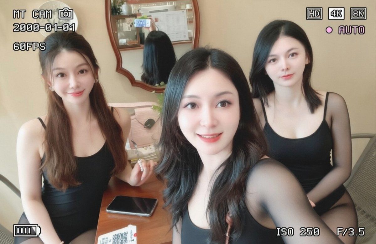wyp121's tweet photo. 骚货母亲和她的骚鸡朋友喝下午茶，勾引路人进来给他们口交
#丝袜 #意淫 #射屏 #母狗 https://t.co/95e4qczizR