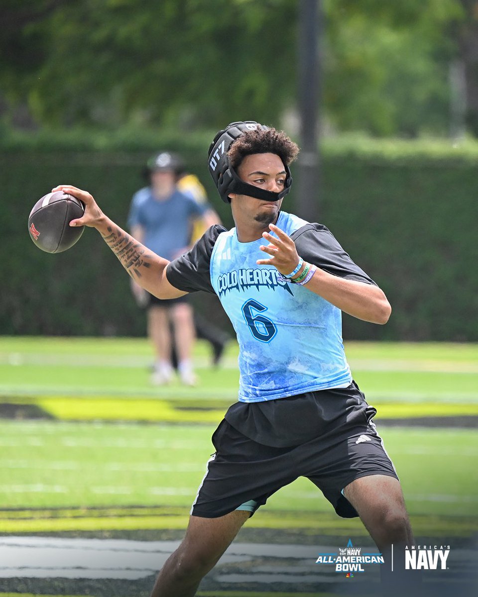 AABonNBC's tweet photo. Navy All-American Bowl Player Profile

Name: Trae Taylor (@Qb6Trae)
Position: Quarterback    
School: Millard South H.S. (NE)
College: Nebraska
OT7 Team: Cold Hearts 
Stars: ⭐️⭐️⭐️⭐️⭐️

#GBR 🌽

#NavyAAB 🇺🇸 @AmericasNavy https://t.co/wZzBCUcoVE