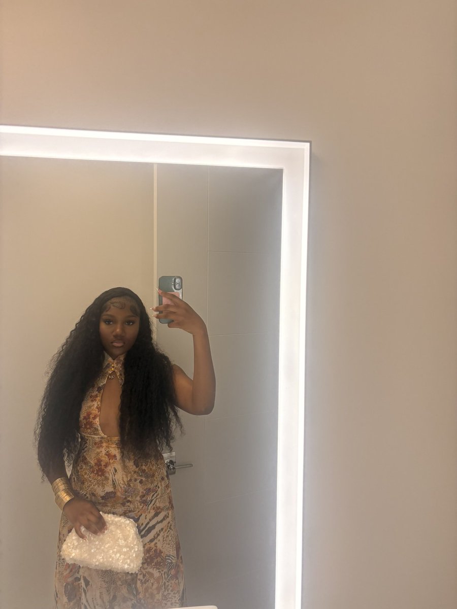 dascorpioooo's tweet photo. my outfits ateee on my vacation 🫦 https://t.co/sI0nvExH1p