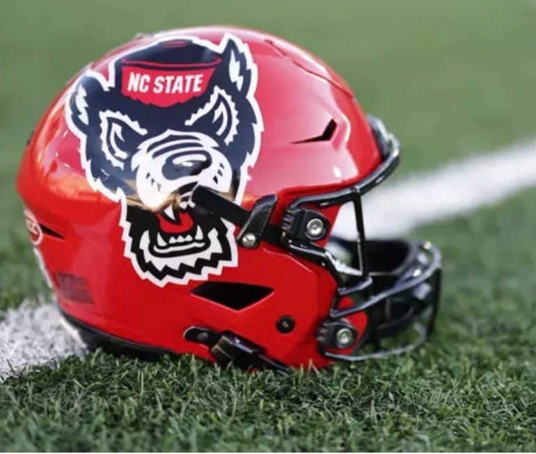 CoachNBlackburn's tweet photo. Good luck to all our players participating tomorrow at @PackFootball @CattelonaR11943 @TylerWorth54456 @Zechupnext @NickMassey_21 
@HelaireTrahan @Josh44Williams @Kyle_Connolly55 https://t.co/CHqWU9pVxM
