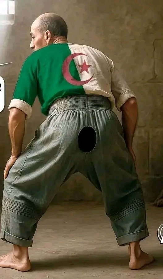 AbdoOne2022's tweet photo. @kooora أولاد بوثقبة آش خبار النيف ميسي نحا ليكم السروال 😂😂😂 https://t.co/uLpai6TTJD