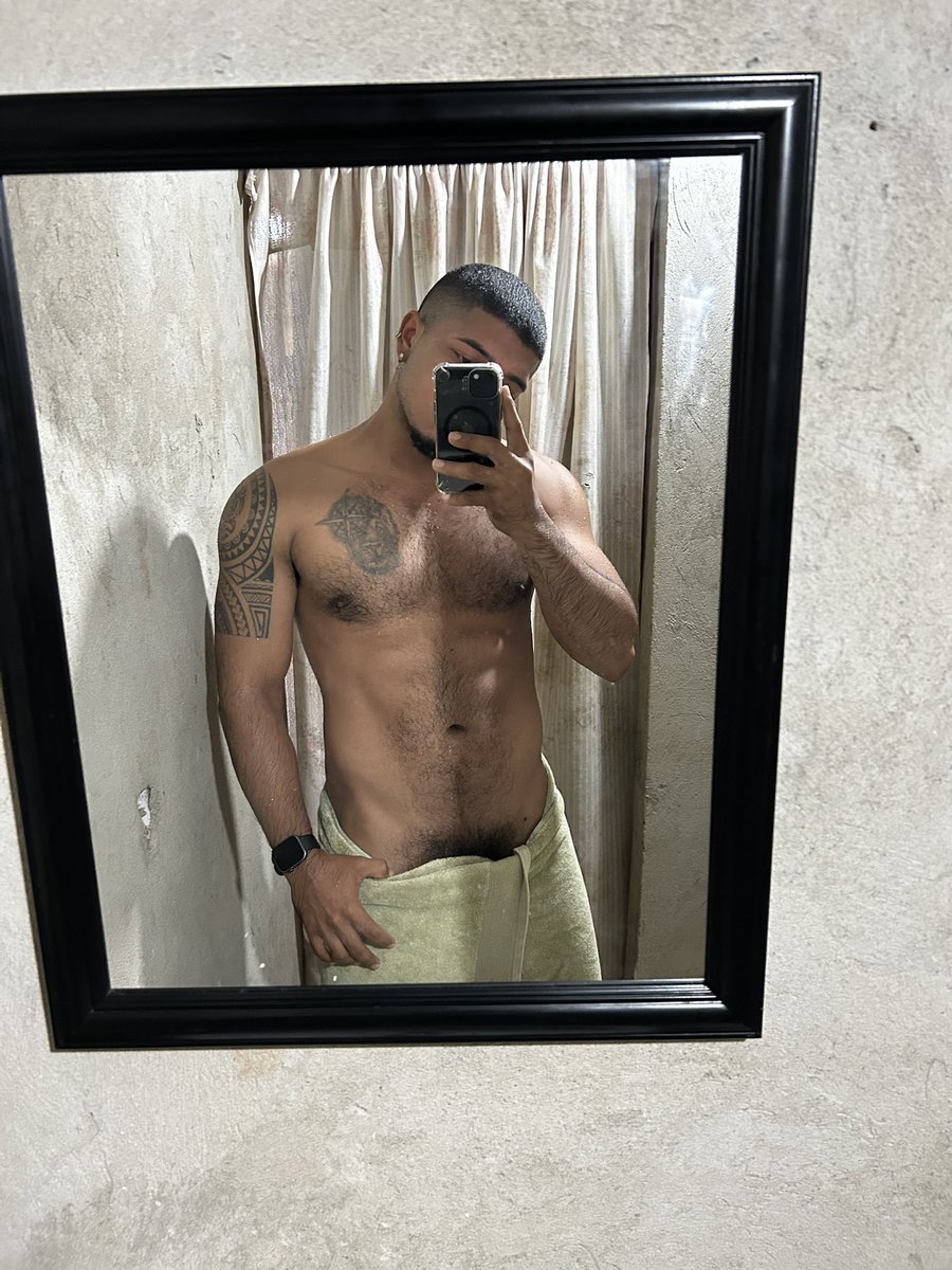 lagaresYe's tweet photo. ยฟHasta dรณnde crees que llega esta toalla?๐๐ค๐
#OnlyFans #GayOnlyFans #GayCreator #MenOfOnlyFans #Latino #GayModel https://t.co/D7HvSWk3eP