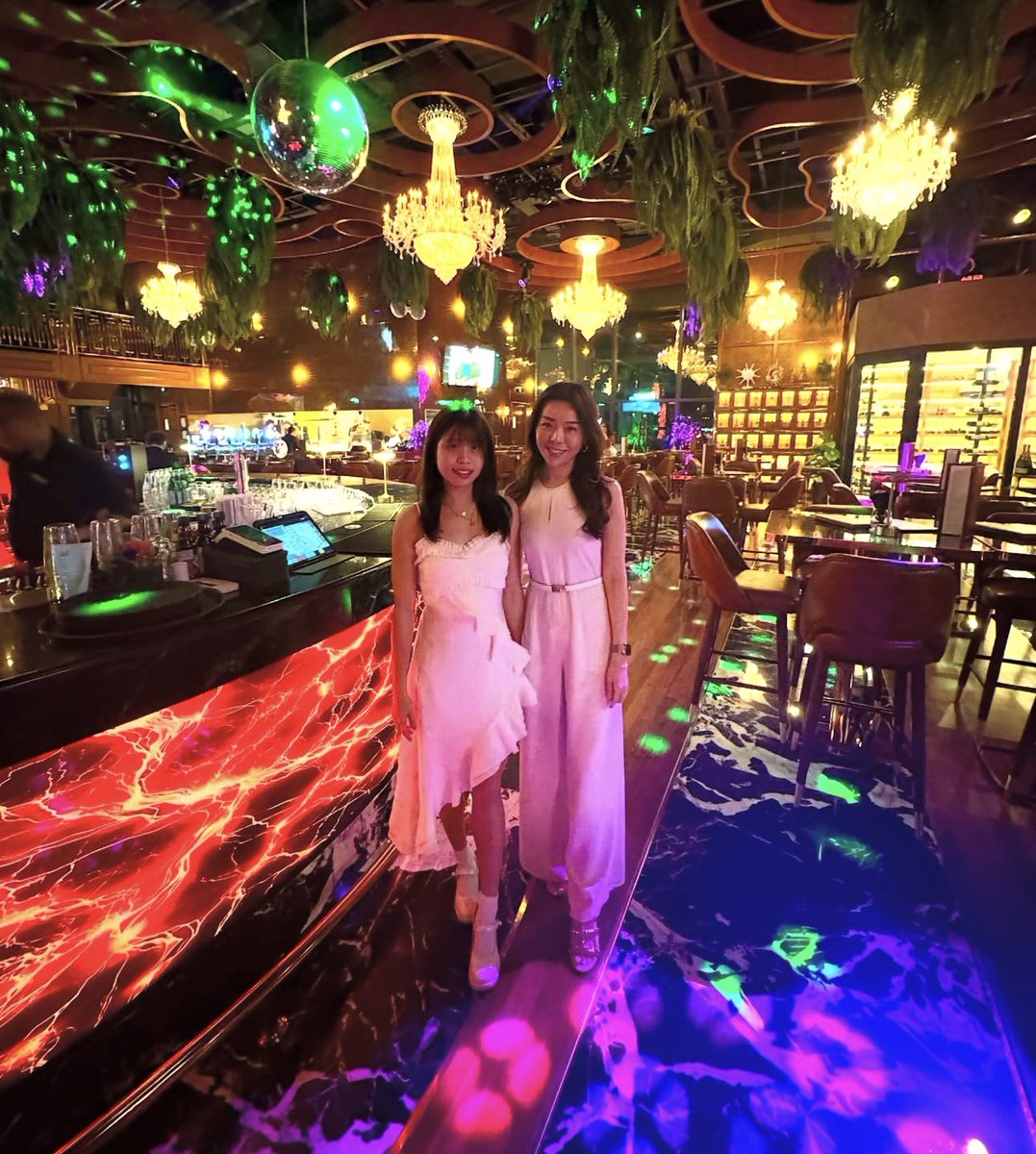esstte_loh's tweet photo. Night out with my daughter..❤️❤️ https://t.co/S9Fpv5cxoG