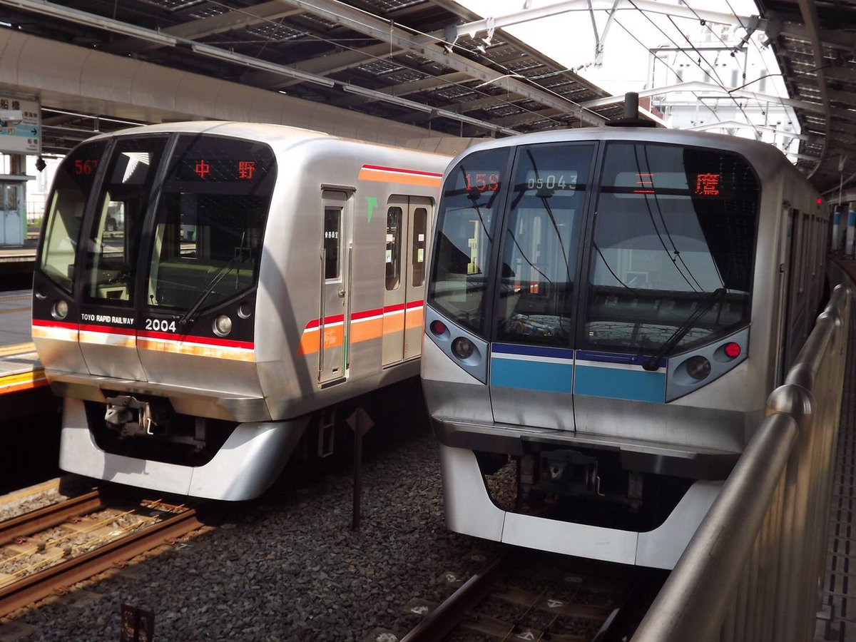 train6000's tweet photo. 帯がボロボロになりがちな千葉を走る電車 https://t.co/SskufeMGbp