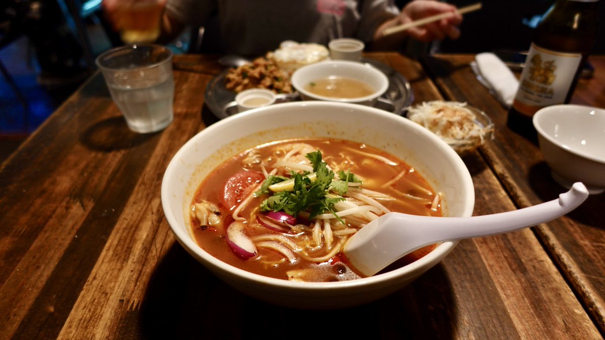 saigusa_tokyo's tweet photo. 10年以上通い続けてるタイ料理屋。

特にトムヤムクンラーメンがオススメ。 https://t.co/LxX9ZYR6hM