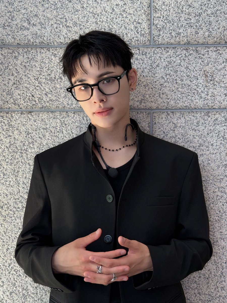 mkcl0429's tweet photo. #NEXZ #HAR 
メガネ似合いすぎてもうメガネの方からハルくんに寄せていってる https://t.co/16dXoqXwqC