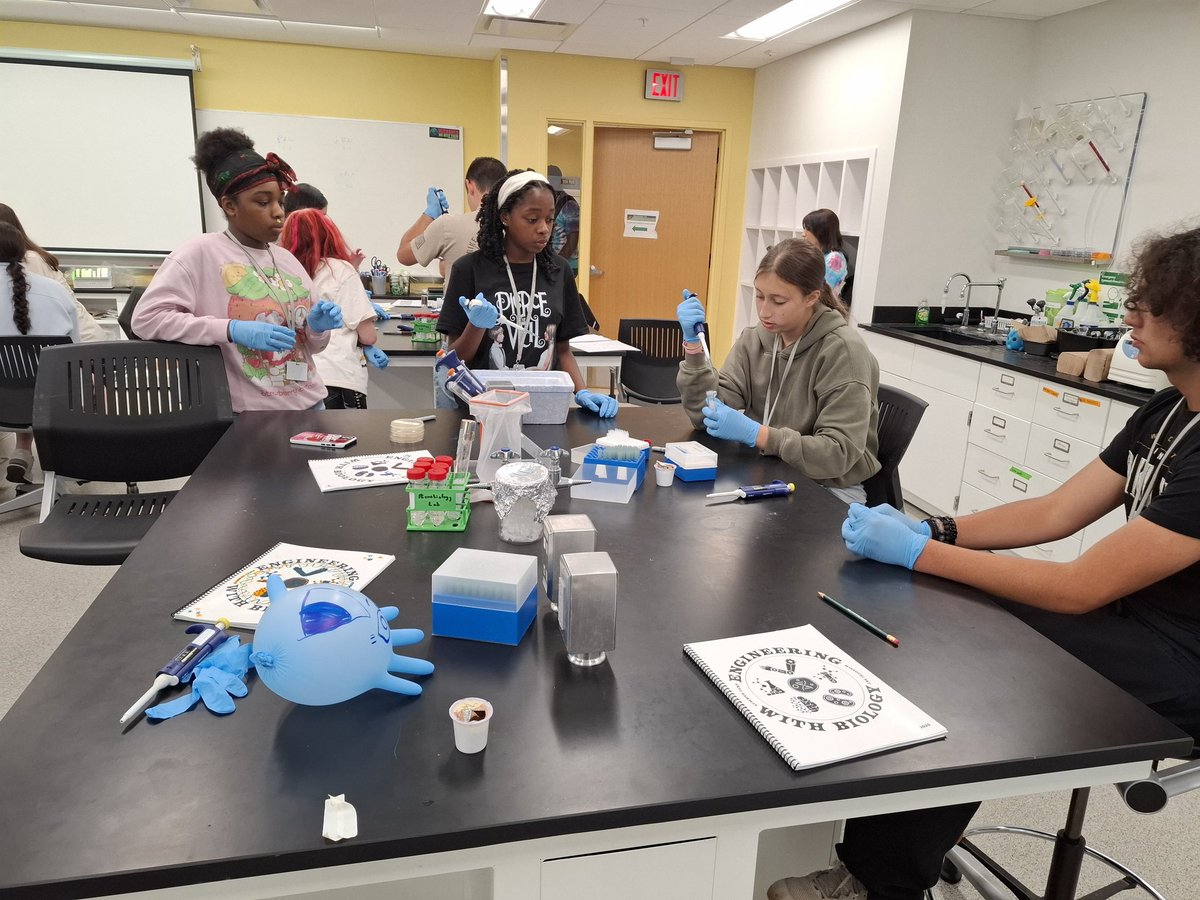 GermJuggler's tweet photo. Second full day of #EngineeringWithBiology camp. Finalizing project ideas, checking the results of #EauDeColi, presentations from @MissouriSandT students and faculty, pipecleaner plasmid activity, yeast and bacterial transformation, and of course #AgarArt! Whew! @SandTBioSci https://t.co/EaKWPMRh0X