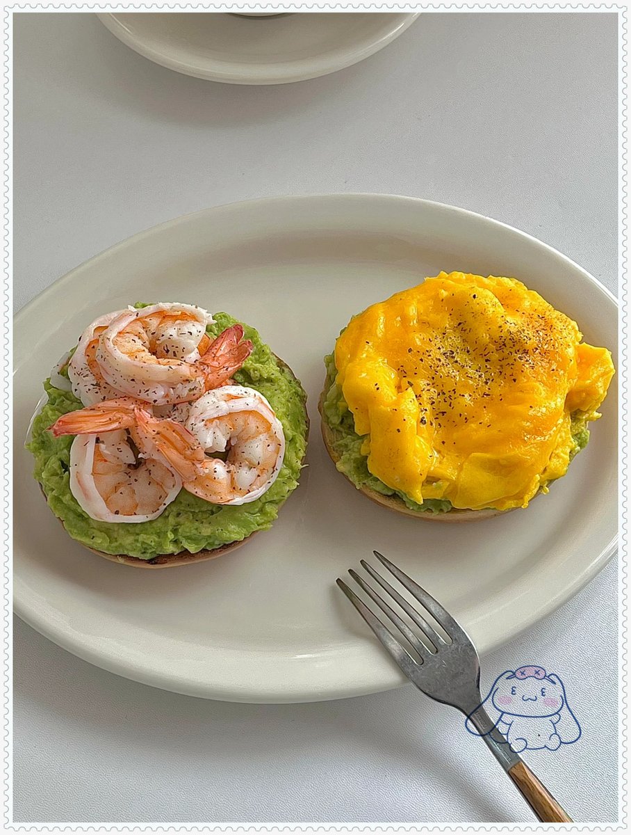 AjbolatYdyrysov's tweet photo. Just had the perfect quick breakfast: warm avocado toast with a sprinkle of chili flakes and a cup of iced latte—simple, tasty, and full of energy for the day ahead!， https://t.co/4tJT9qGUaY