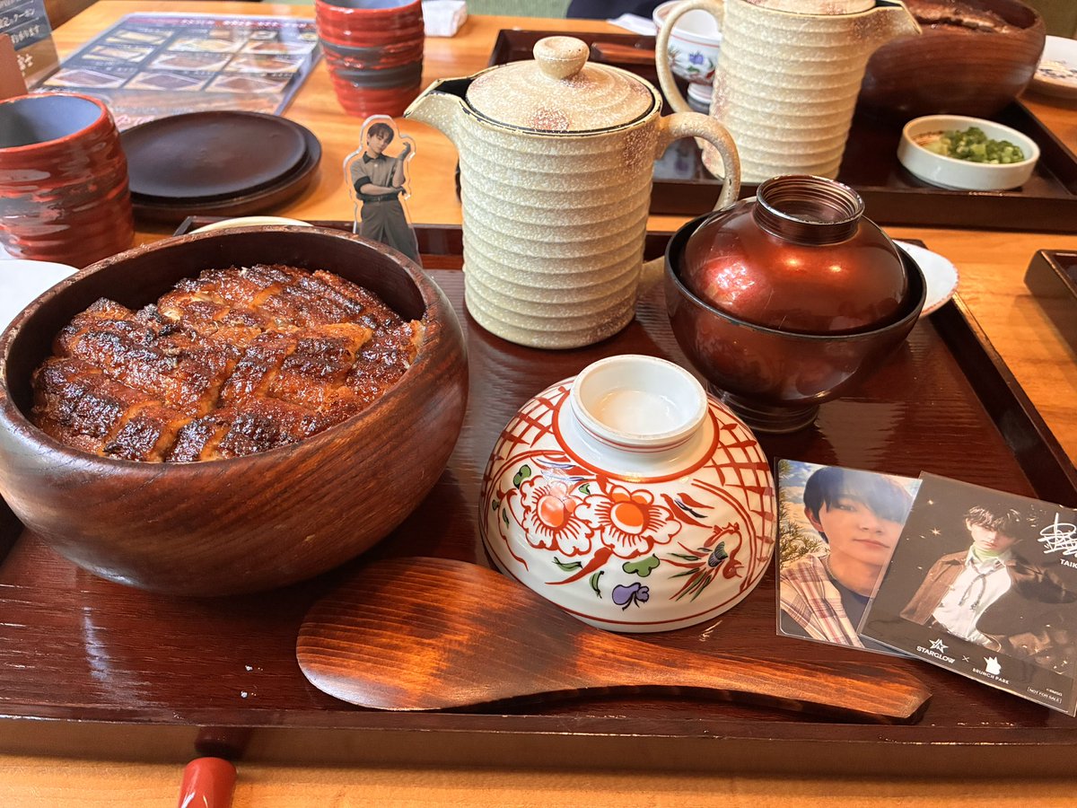 akeron_STARGLOW's tweet photo. カノンとルイが行ってたうな富士白壁別邸にタイキを連れて行ってきたよ🫶
ひつまぶし美味しかった😍お腹はちきれそう… https://t.co/u8nXrzHz5Q
