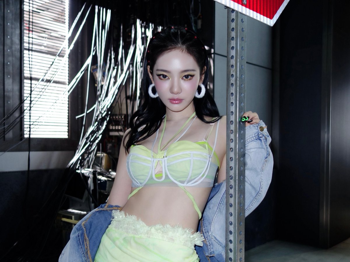 nnglog's tweet photo. 260617 NINGNING - aespa official 

STOP

#NINGNING #닝닝 #宁艺卓 https://t.co/G94RkeViFA