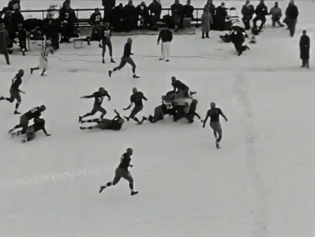 Collectosaur's tweet photo. It's time for our daily #AmericanFootballPreservationProject drop, featuring the 1951 #NFL Season! This was the last season you can see the #NewYork #Yanks play so don't miss it!
https://t.co/TtM7ppQjnB
https://t.co/6ZlUcLsqKS
#Football #AFPP #FootballHistory #AmericanFootball https://t.co/rrDbfftrw9