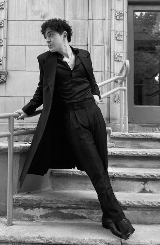 davidlostboys's tweet photo. modern!david if he hadn't died in 1987 https://t.co/KReipQydNn
